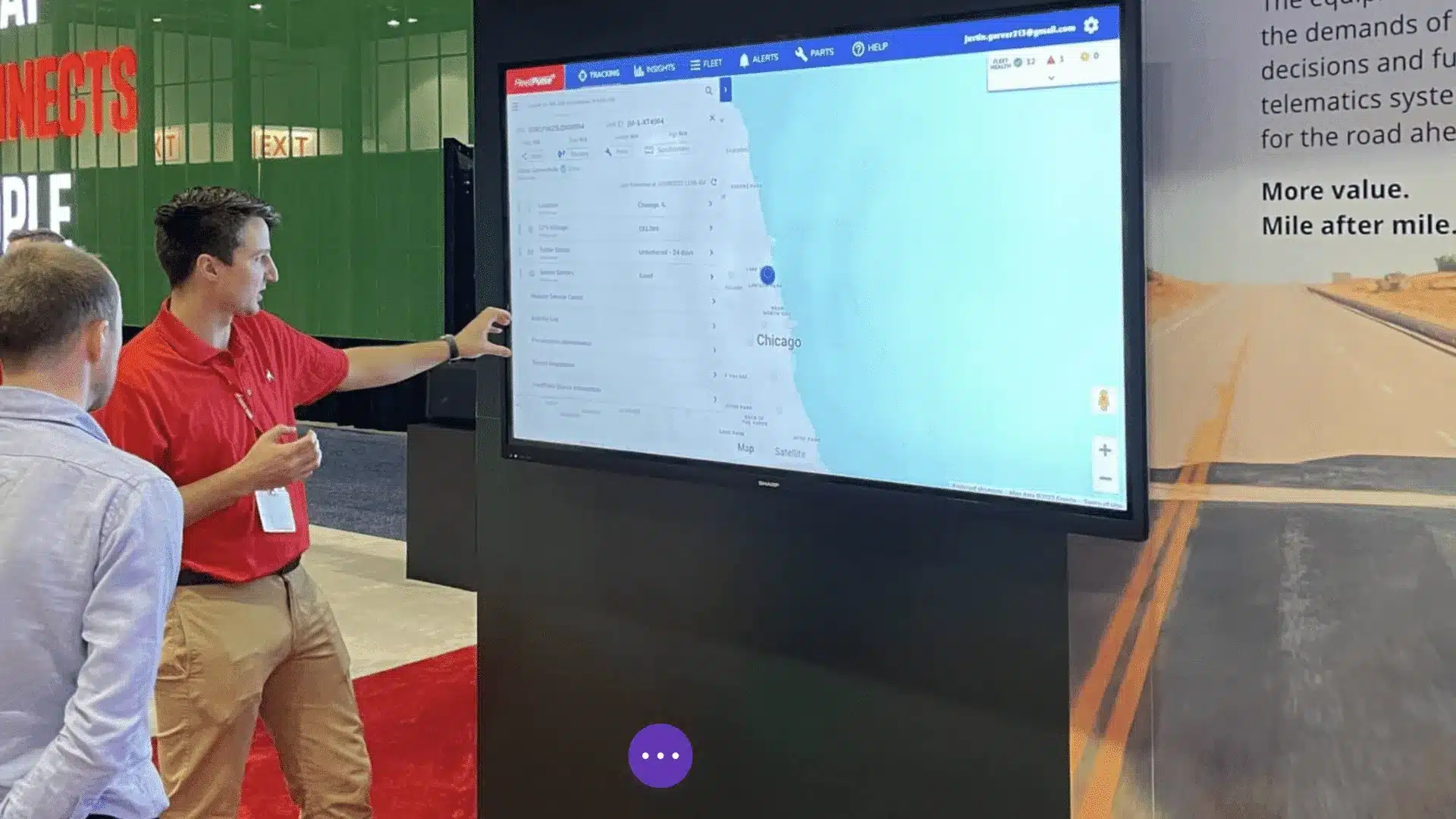man showing fleetpulse ai use cases on screen